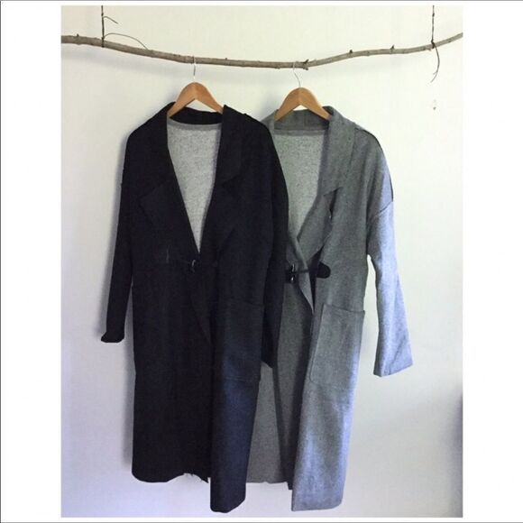 𝅺BLACK Oversized Coat with Toggle Closure - Picture 7 of 8